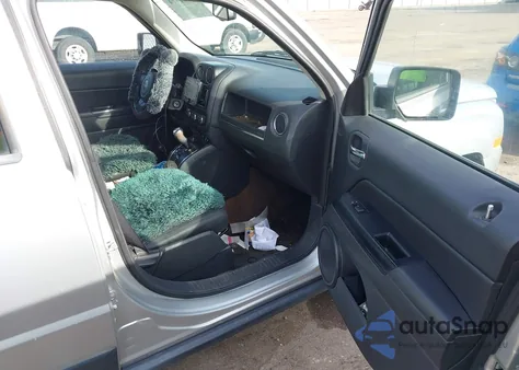 2013 Jeep Patriot Latitude z USA, uszkodzony, nr VIN 1C4NJPFA2DD223151